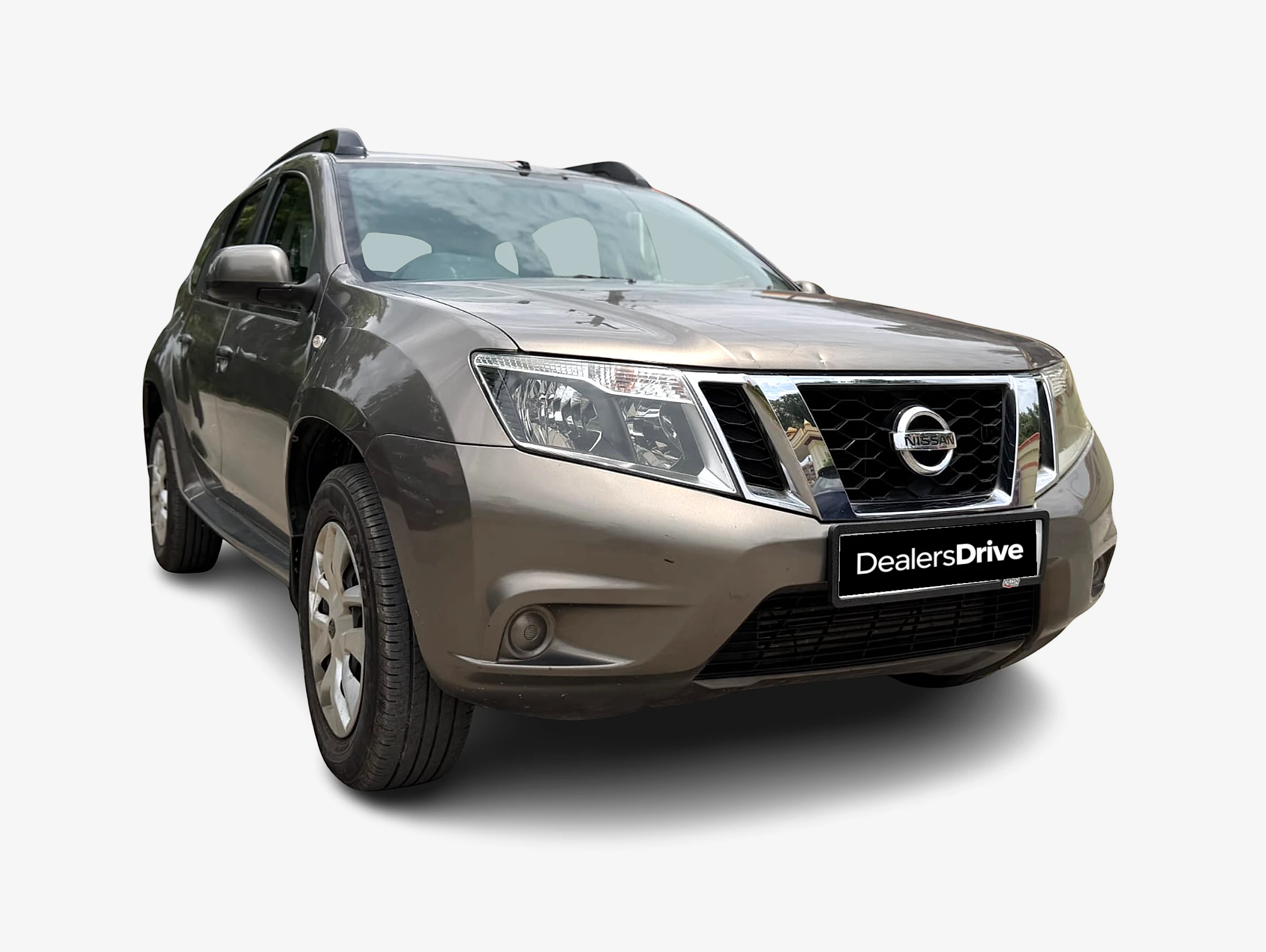 2015 Nissan Terrano XE, the primary photograph