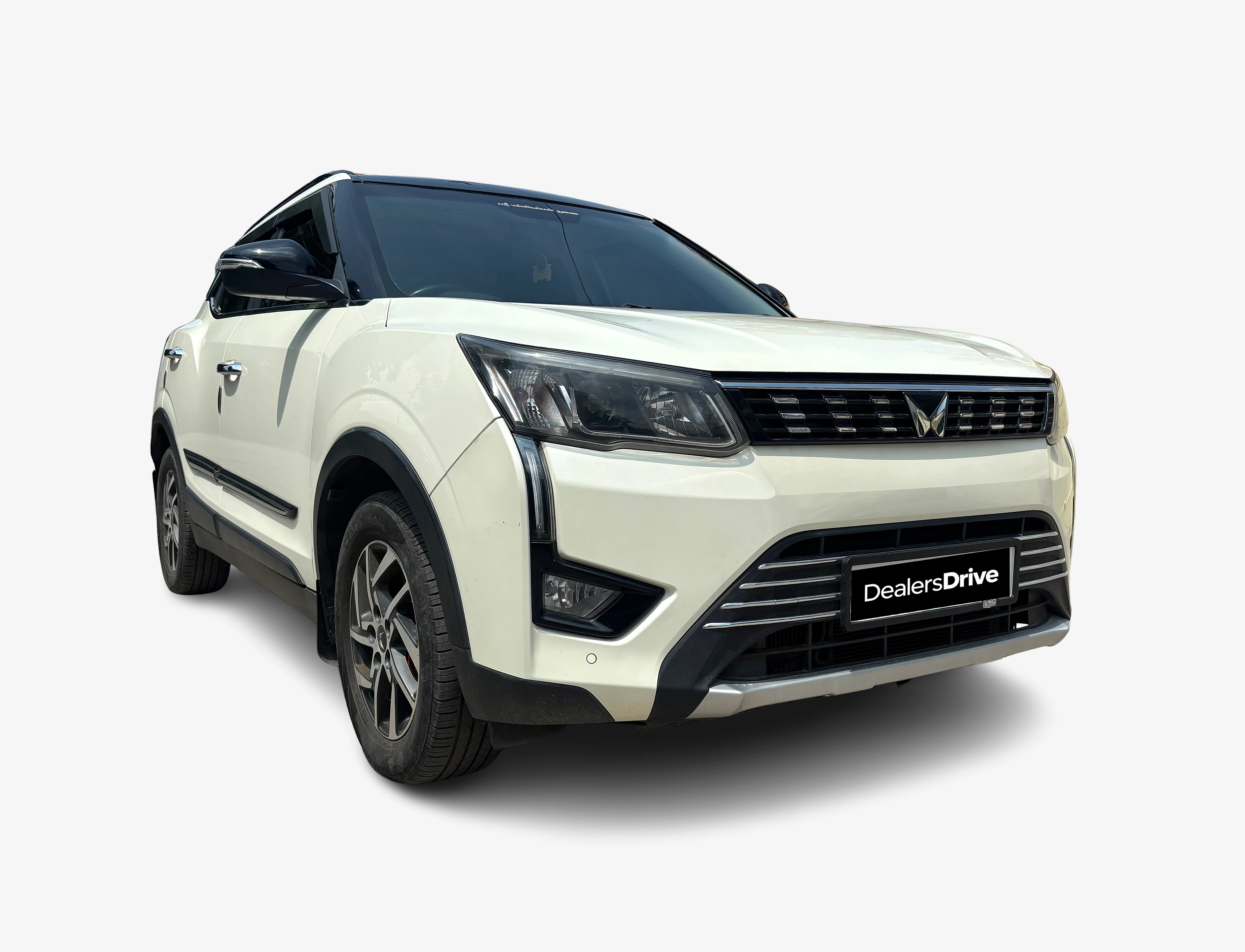 2022 Mahindra XUV 300 w8, the primary photograph